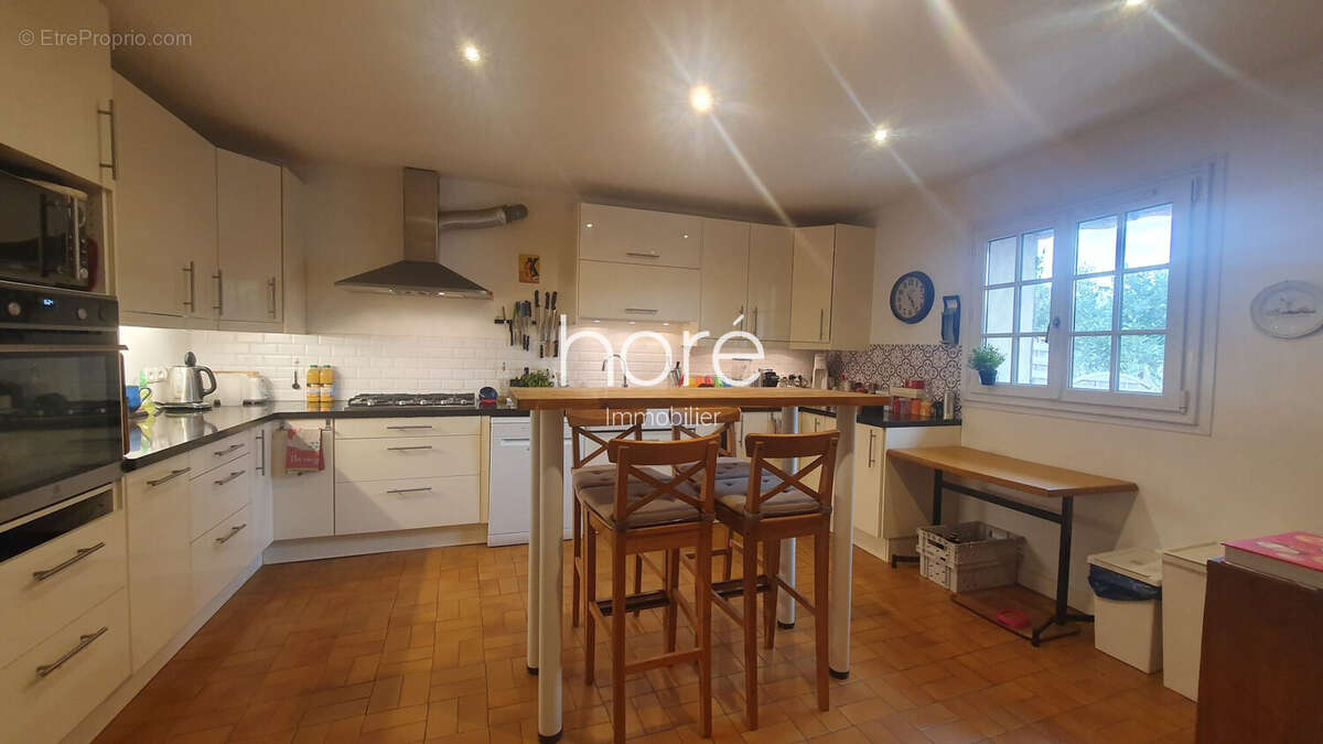 Maison à JOUY-LE-MOUTIER