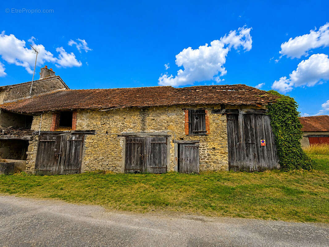 Maison à SAINT-HILAIRE-LA-TREILLE