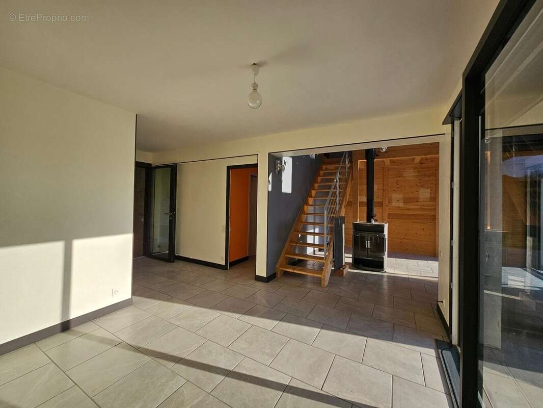 Maison à SAINT-ETIENNE-DU-BOIS