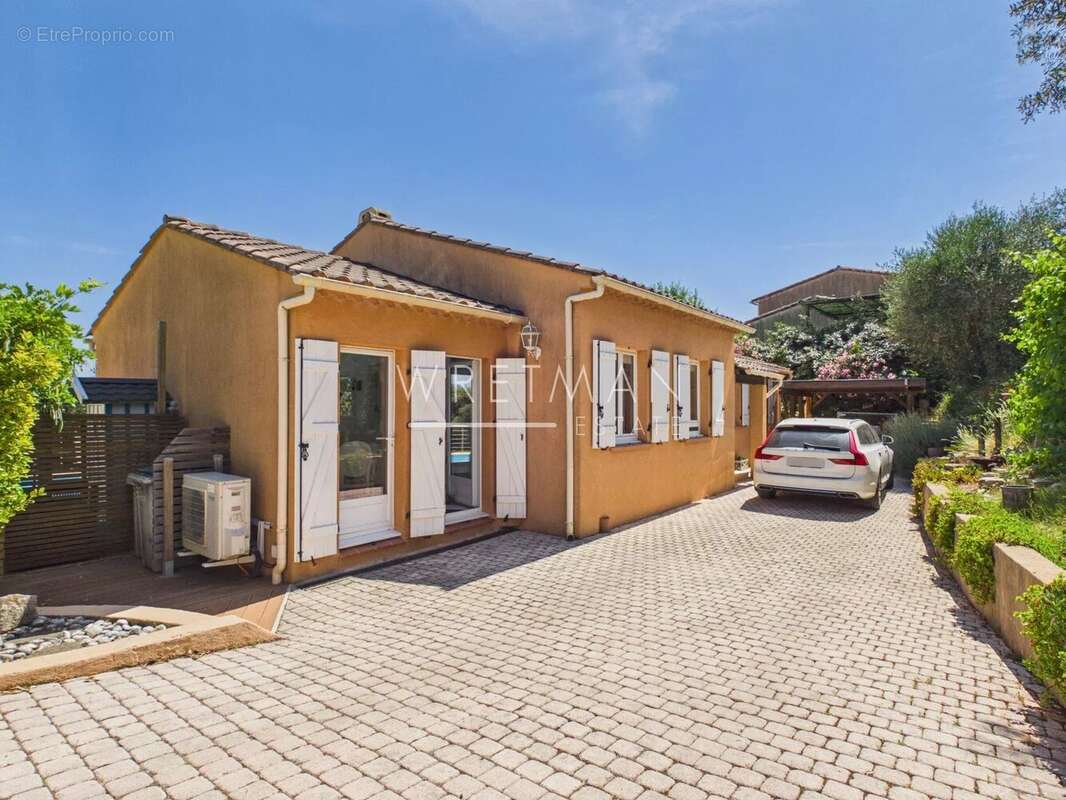 Villa bien entretenue avec piscine et vue dégagée - Le Luc - photo 21