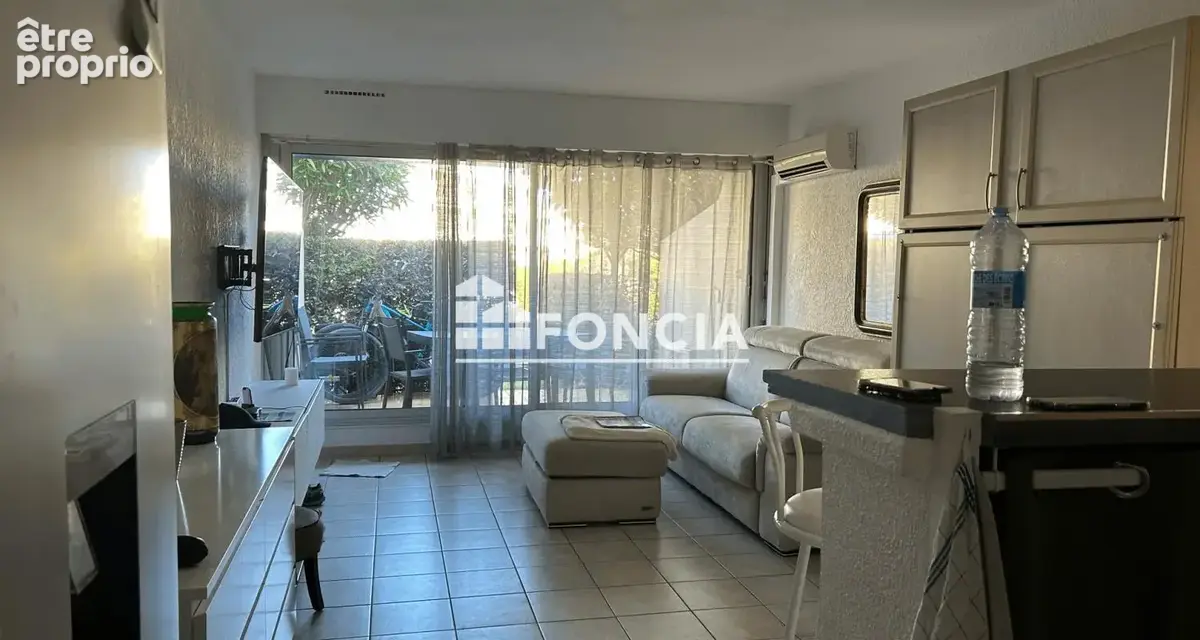 Port camargue - plage nord - studio de 30.5 m2 avec terrasse 10 m2 cote jardin et port - photo 4