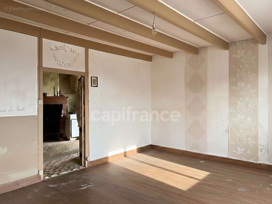 Certaines maisons séduisent par ce qu'elles sont, d'autres par tout ce qu'elles peuvent devenir - Vanzac (17) - photo 4