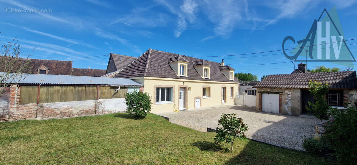Maison à FONTAINE-FOURCHES