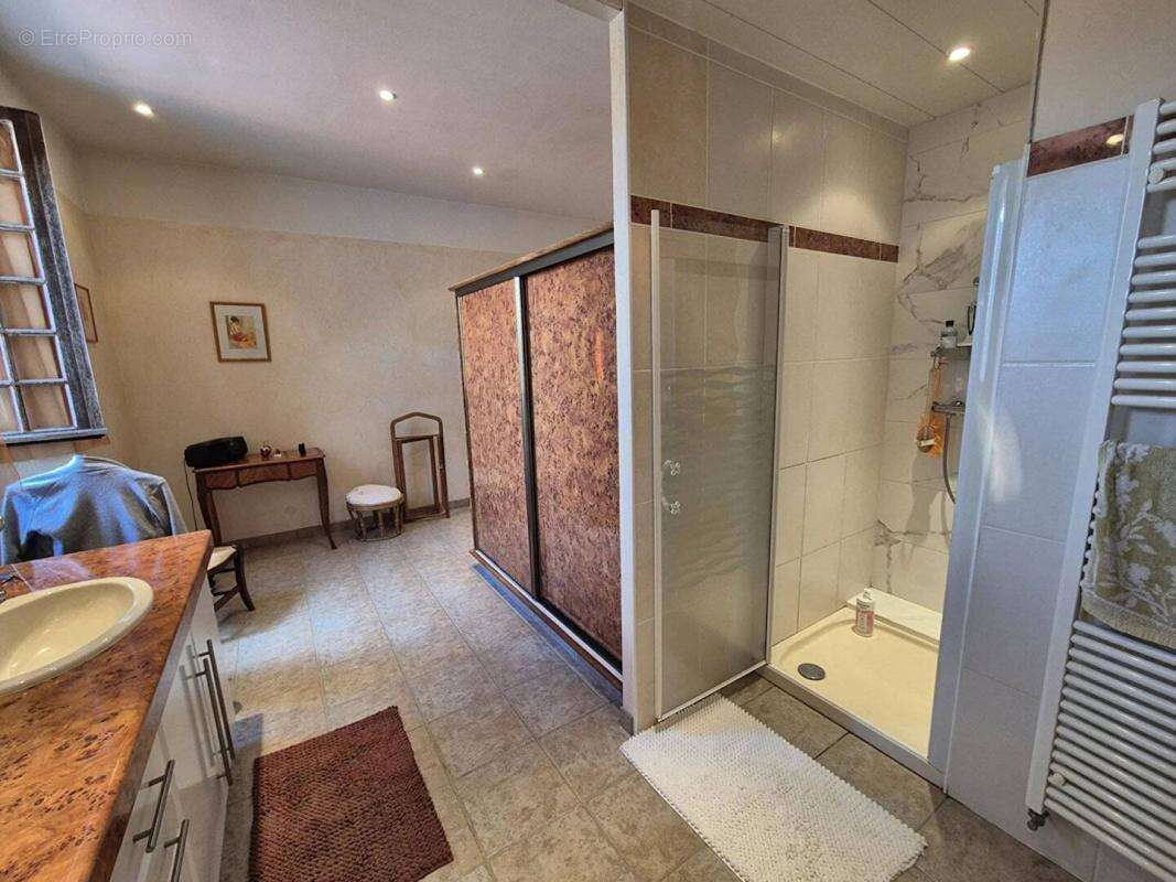 Maison à SAINT-JEAN-LE-COMTAL