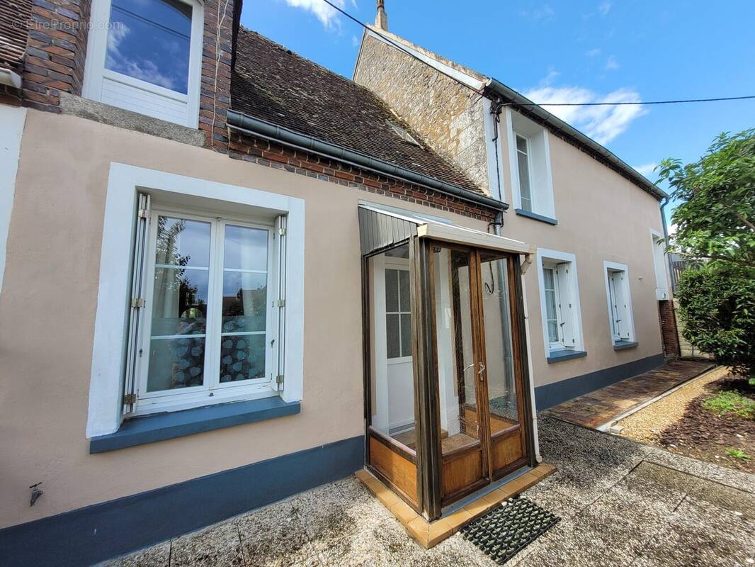 Maison à BELLOU-SUR-HUISNE