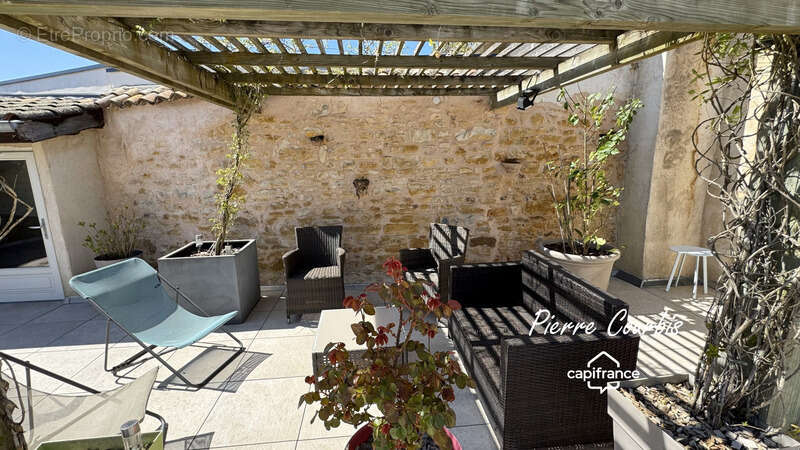 Maison à POUILLY-LE-MONIAL