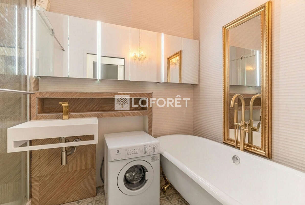 Maison à PARIS-17E