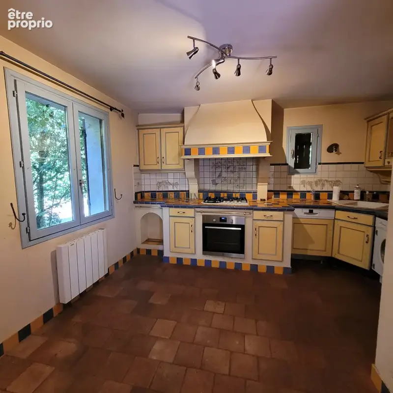 Maison ancienne individuelle 5 pièces sur 1970 m2. - photo 6