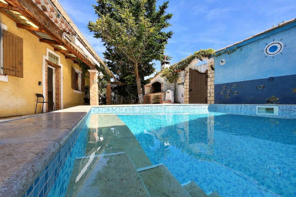 Photo 1 - Maison à MARSEILLE-9E