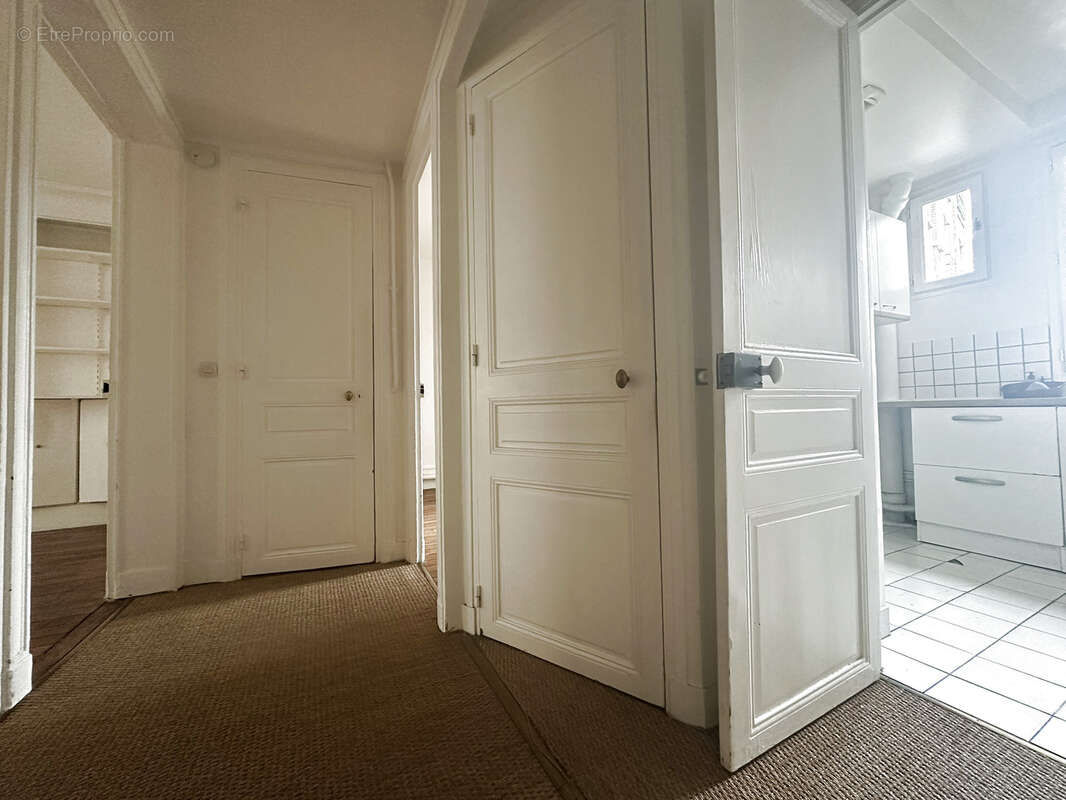 Appartement à PARIS-16E