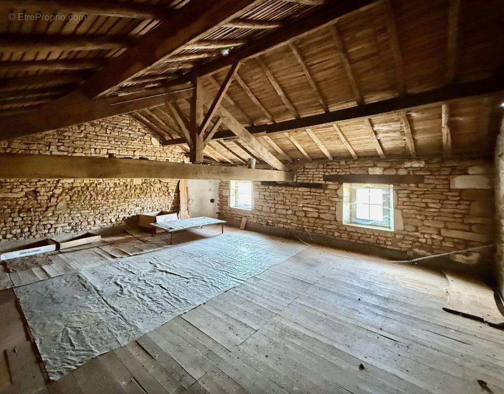 Maison à SAINT-COUTANT