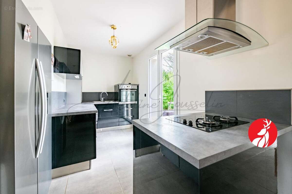 Maison à LA CHAPELLE-LA-REINE