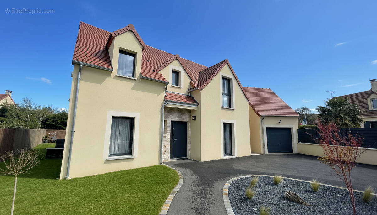 Maison à SAULX-MARCHAIS