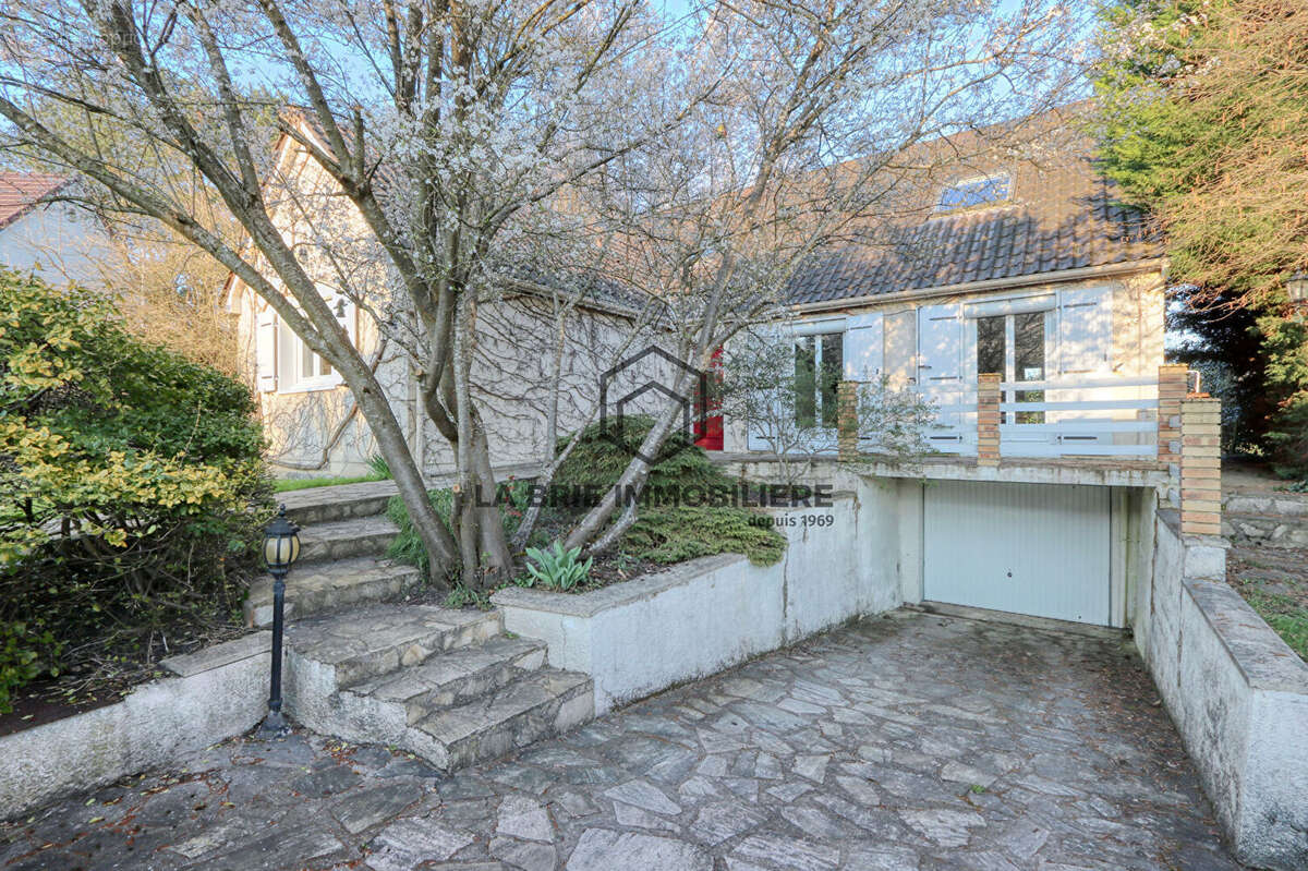 Maison à VILLECRESNES