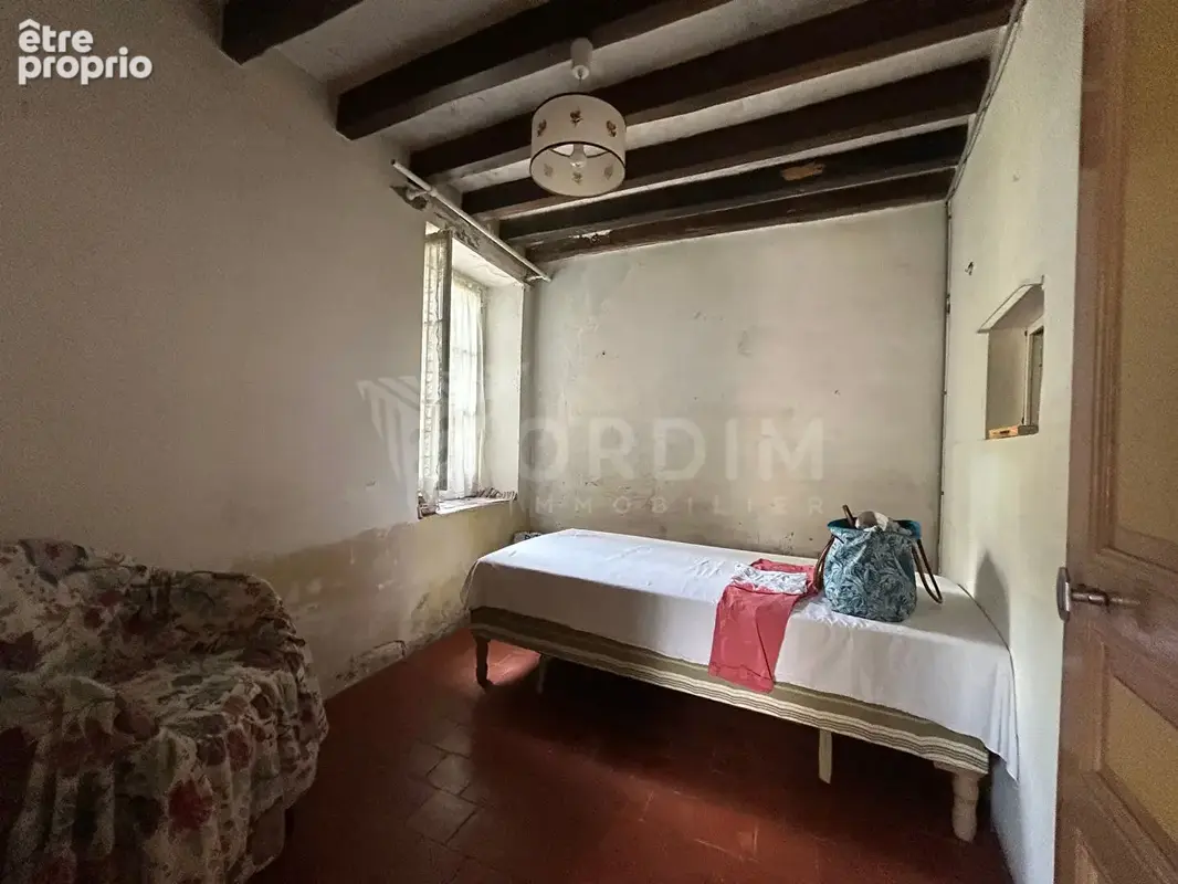 Maison de campagne, fort potentiel, vastes dépendances - photo 12