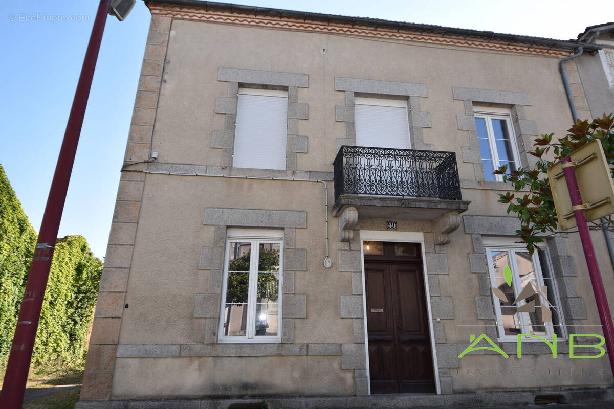 Maison à PIEGUT-PLUVIERS