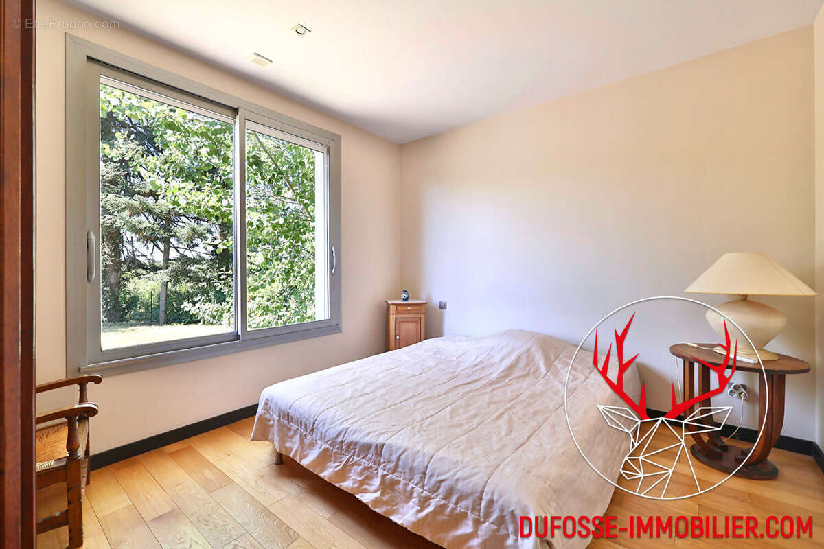 Maison à CHARBONNIERES-LES-BAINS