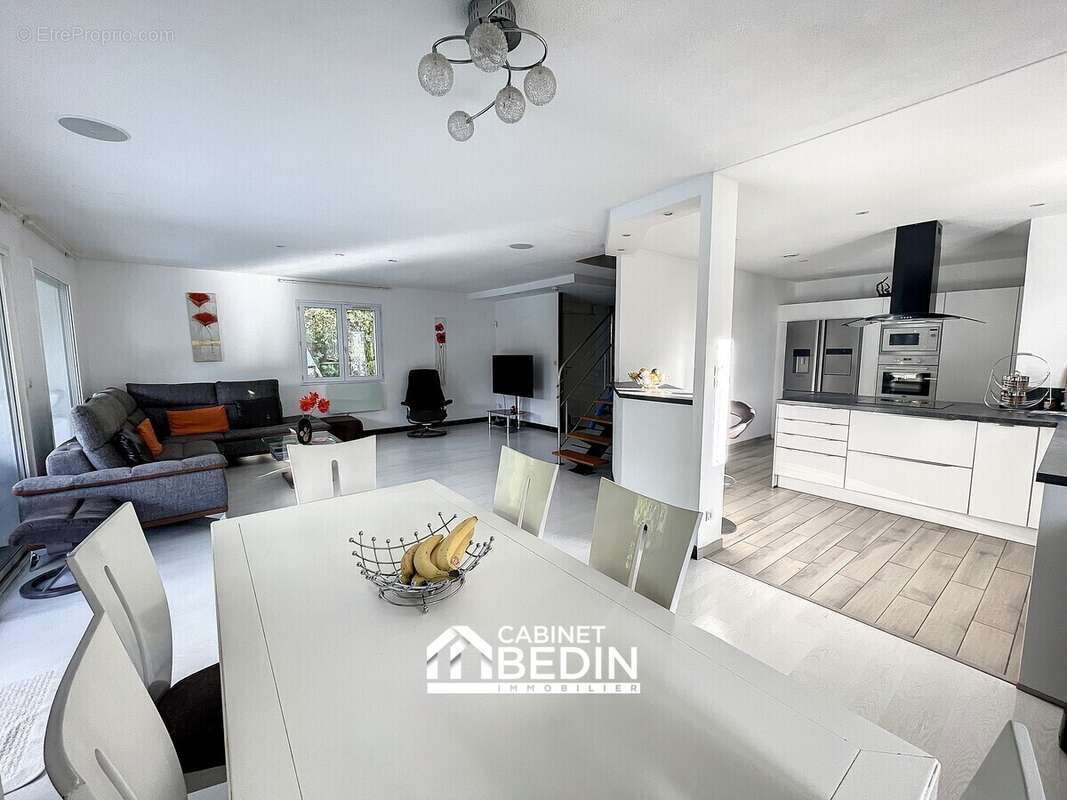 Maison 180 m² à La Teste-De-Buch  - photo 3