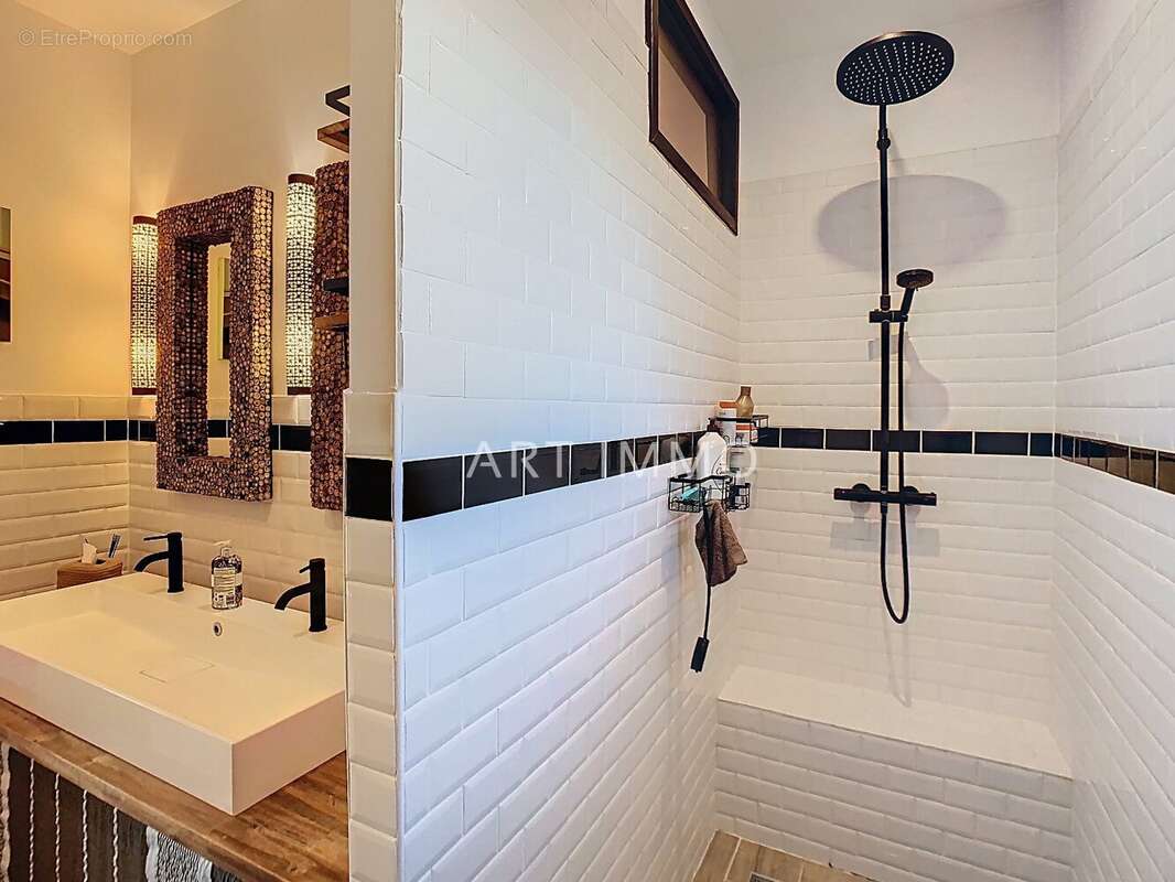 Maison à L&#039;ISLE-SUR-LA-SORGUE