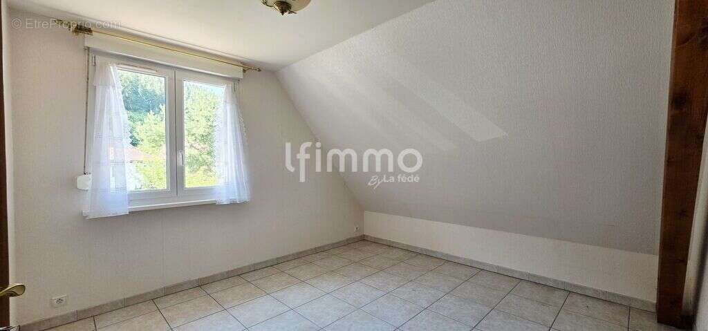 Maison familiale 190 m² – 13,63 ares constructibles – Triple gar - photo 17