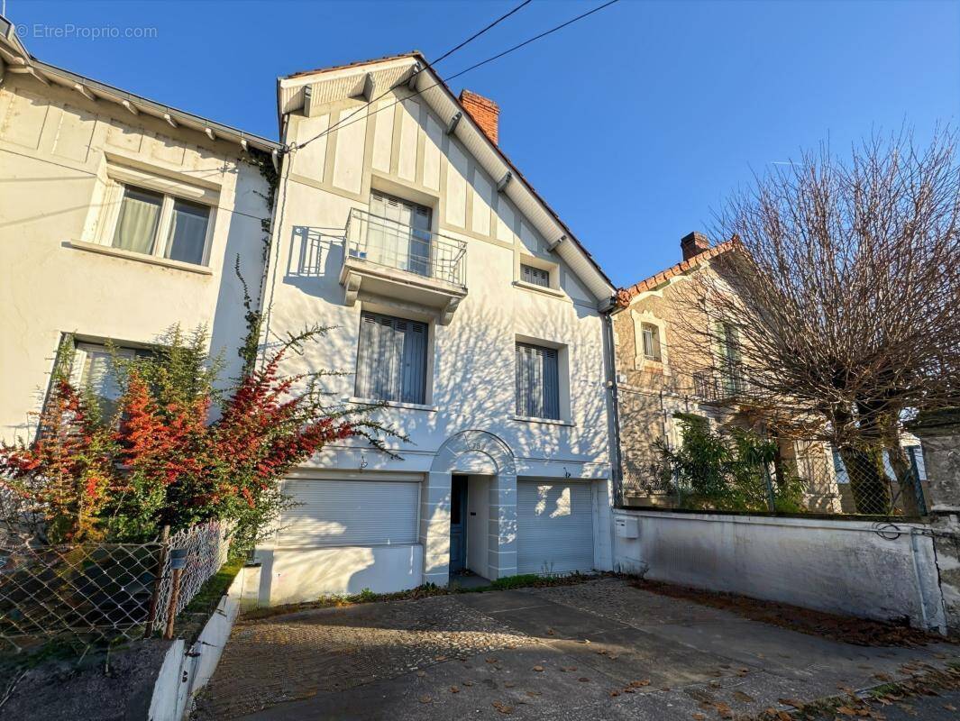 Maison à COULOUNIEIX-CHAMIERS