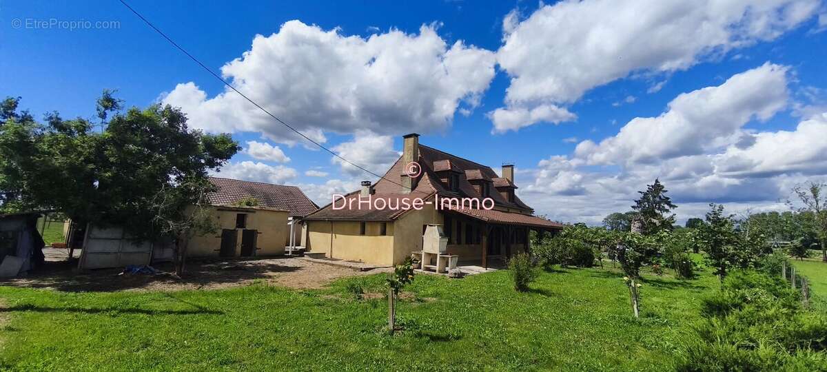 Maison 126 m² à Lamonzie-Saint-Martin  - photo 1