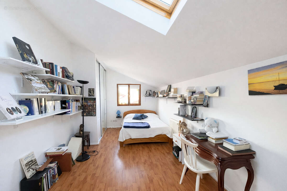 Maison à SAINT-GENIS-LES-OLLIERES