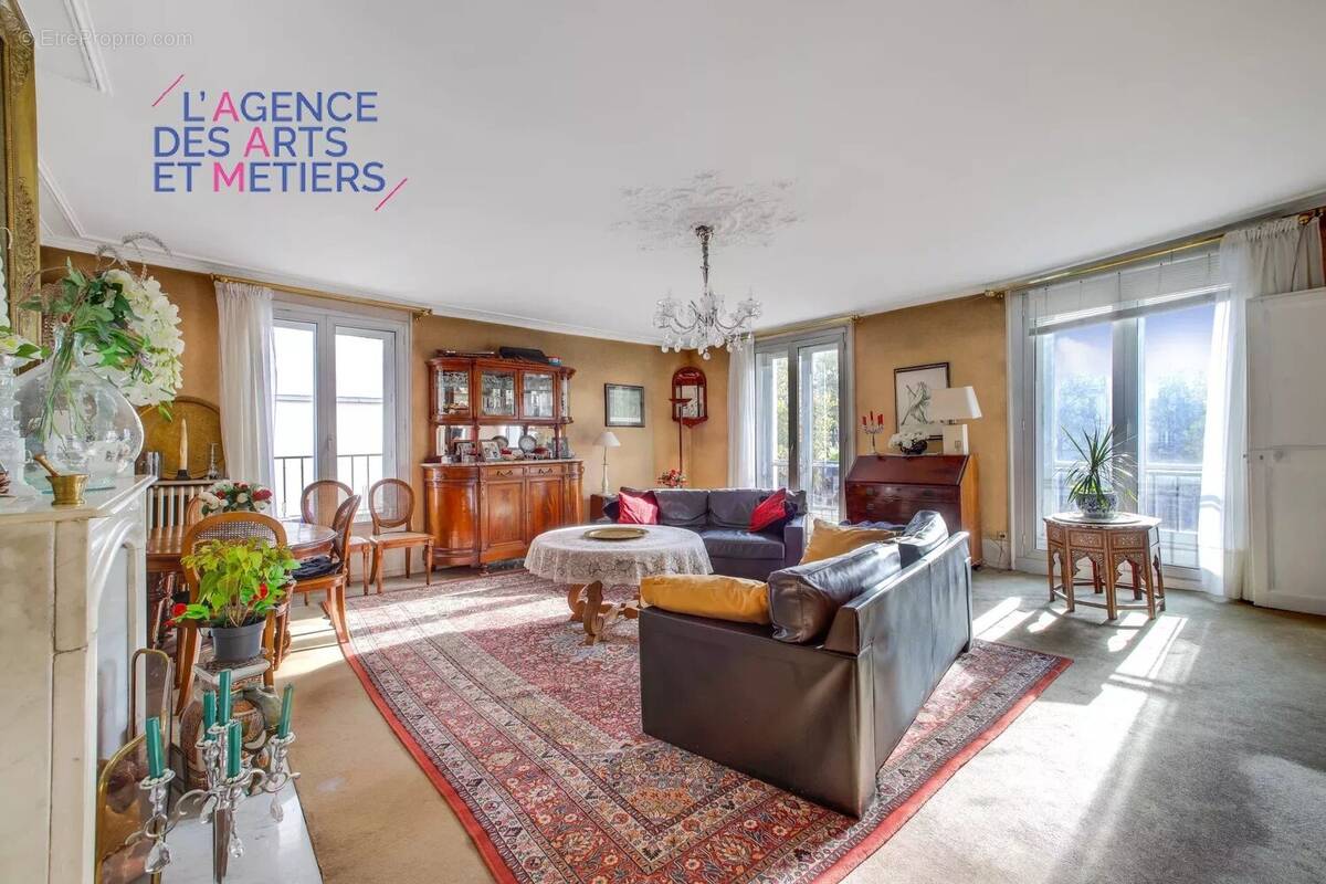Appartement à PARIS-10E