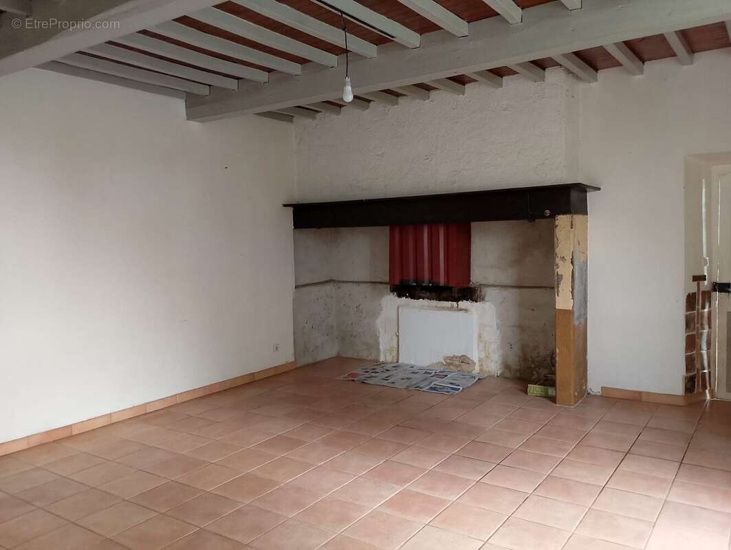 Maison à TRIE-SUR-BAISE