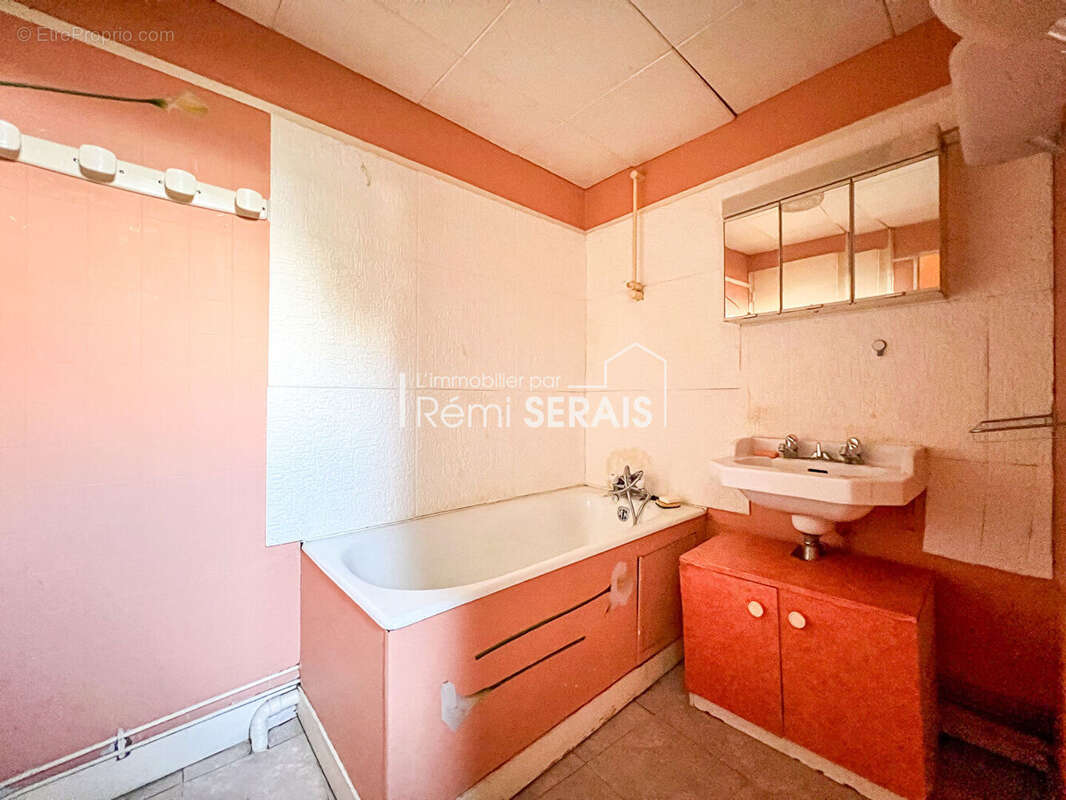 Maison à CONDE-SUR-NOIREAU