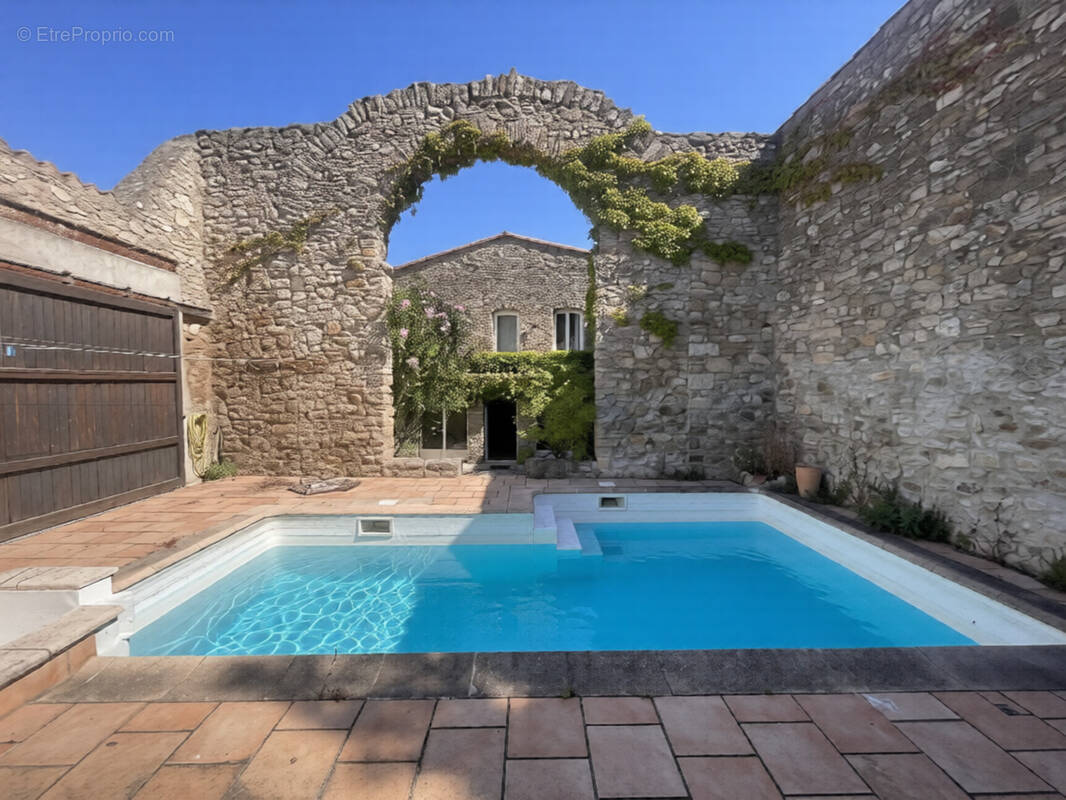 Proche carcassonne - maison 250 m2 - piscine - 2 terrasses - jardin - parking privatif - photo 2