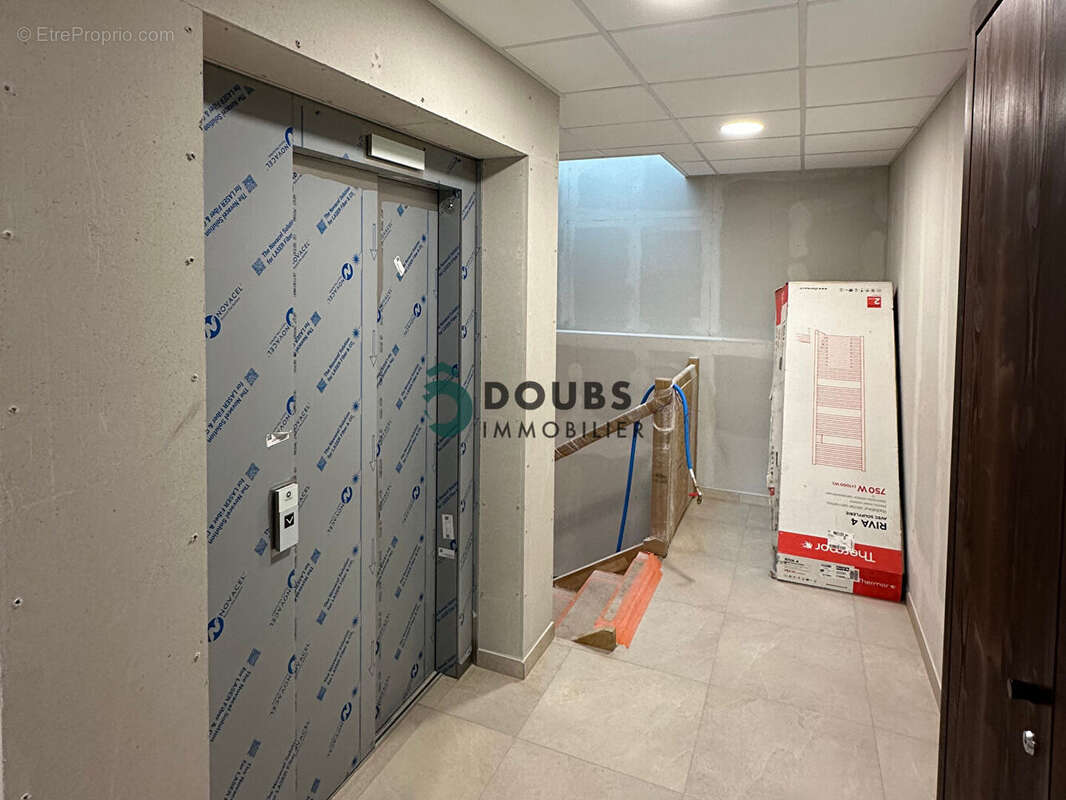 Appartement à ORCHAMPS-VENNES