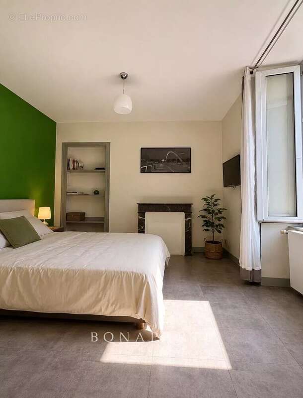 Angers - secteur du palais de justice / t3 tres lumineux / proche commodites - photo 3