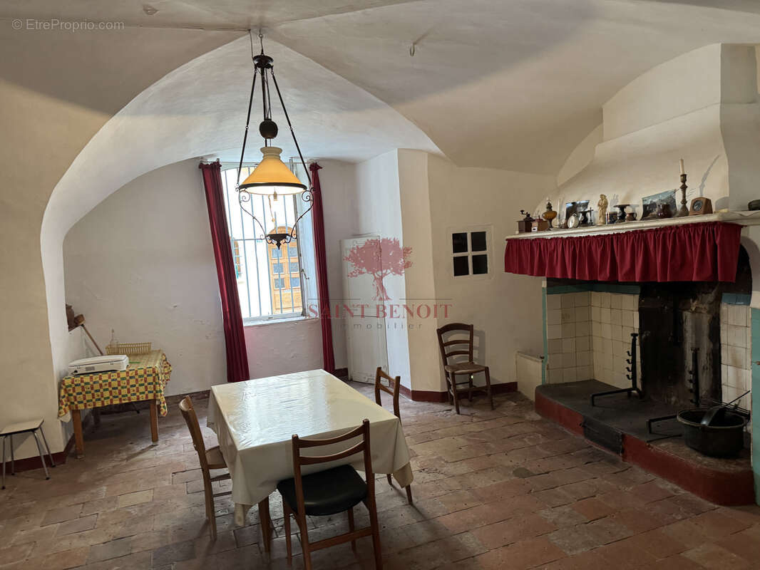Maison à MONTPEYROUX