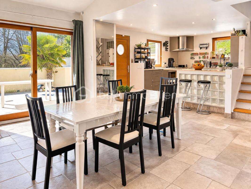Maison à VAULNAVEYS-LE-BAS