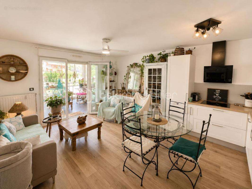 Appartement à AURIBEAU-SUR-SIAGNE