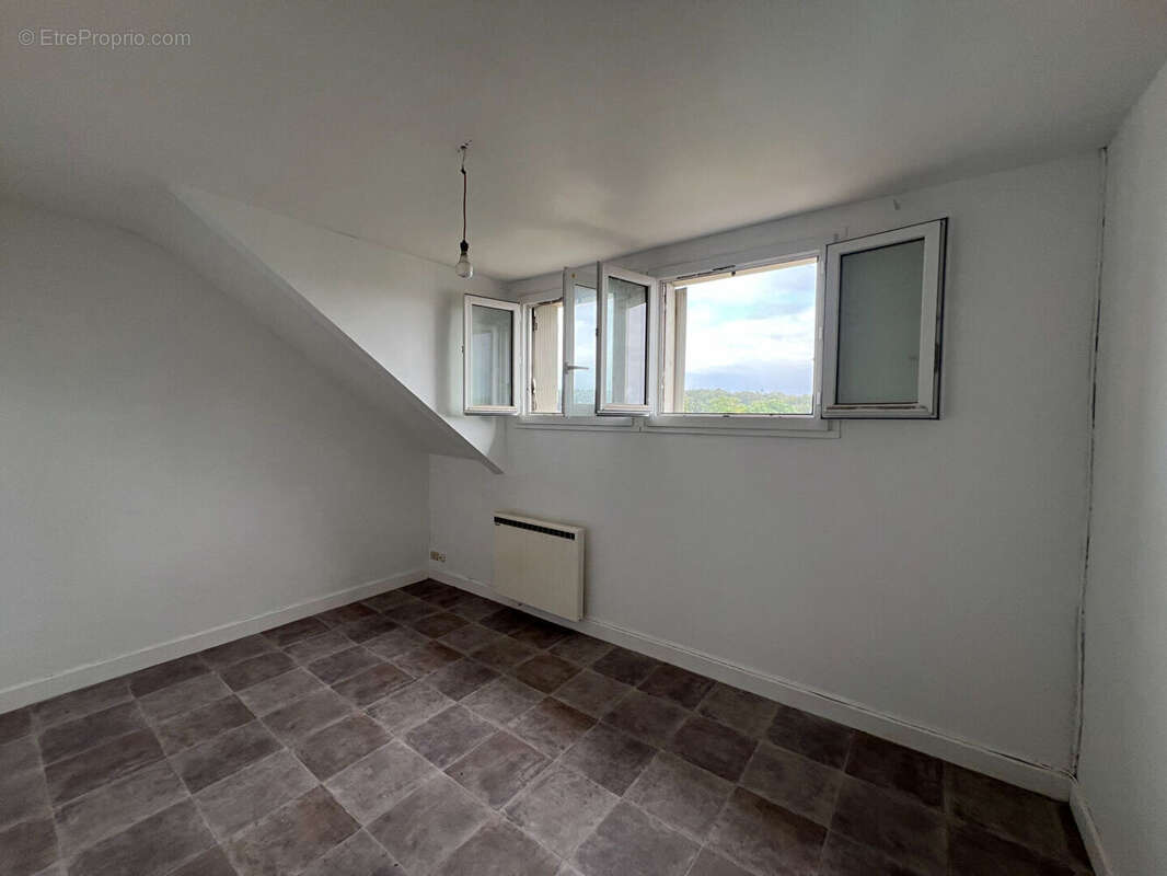 Appartement à SAUVIGNY-LES-BOIS