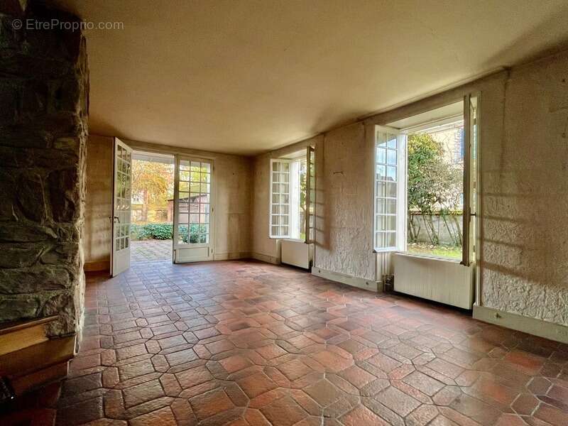 Maison à SAVIGNY-SUR-ORGE