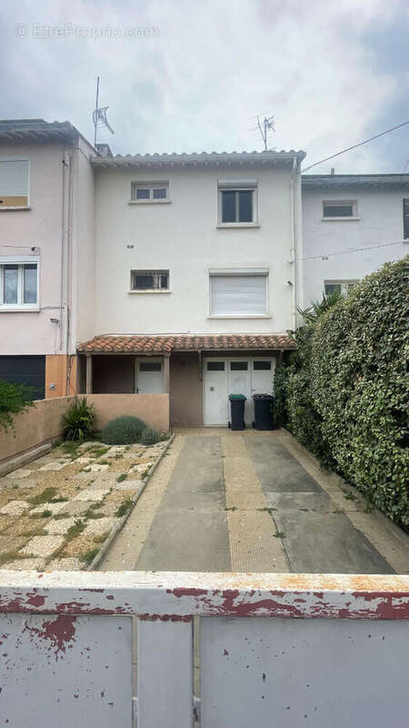 PERPIGNAN - SAINT ASSISCLE:  Maison F4 - 87 m² avec garage  et jardin ! - photo 12