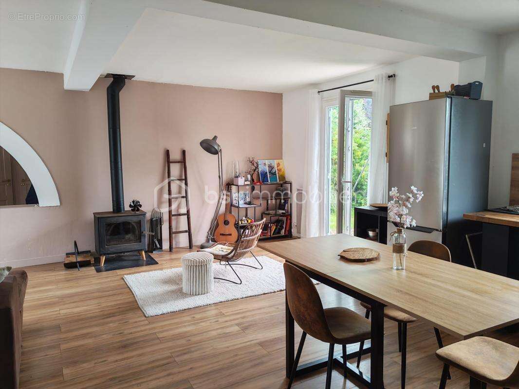 Maison à MOISSY-CRAMAYEL