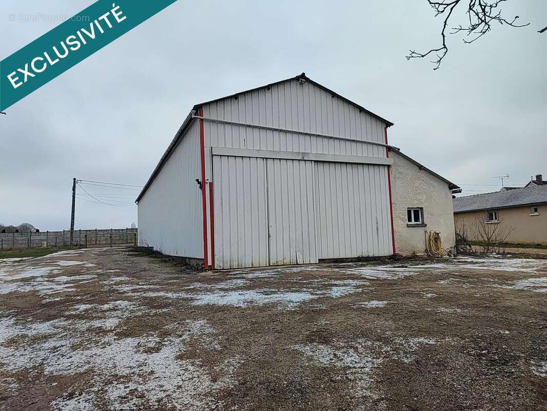 Photo 4 - Commerce à SAINT-PERE