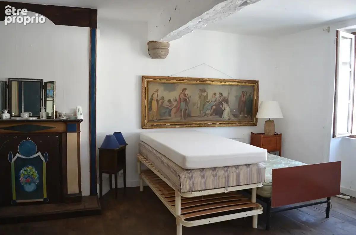 Maison de caractère à rénover au coeur de la  fabuleuse cité médiévale de Moncontour - photo 5