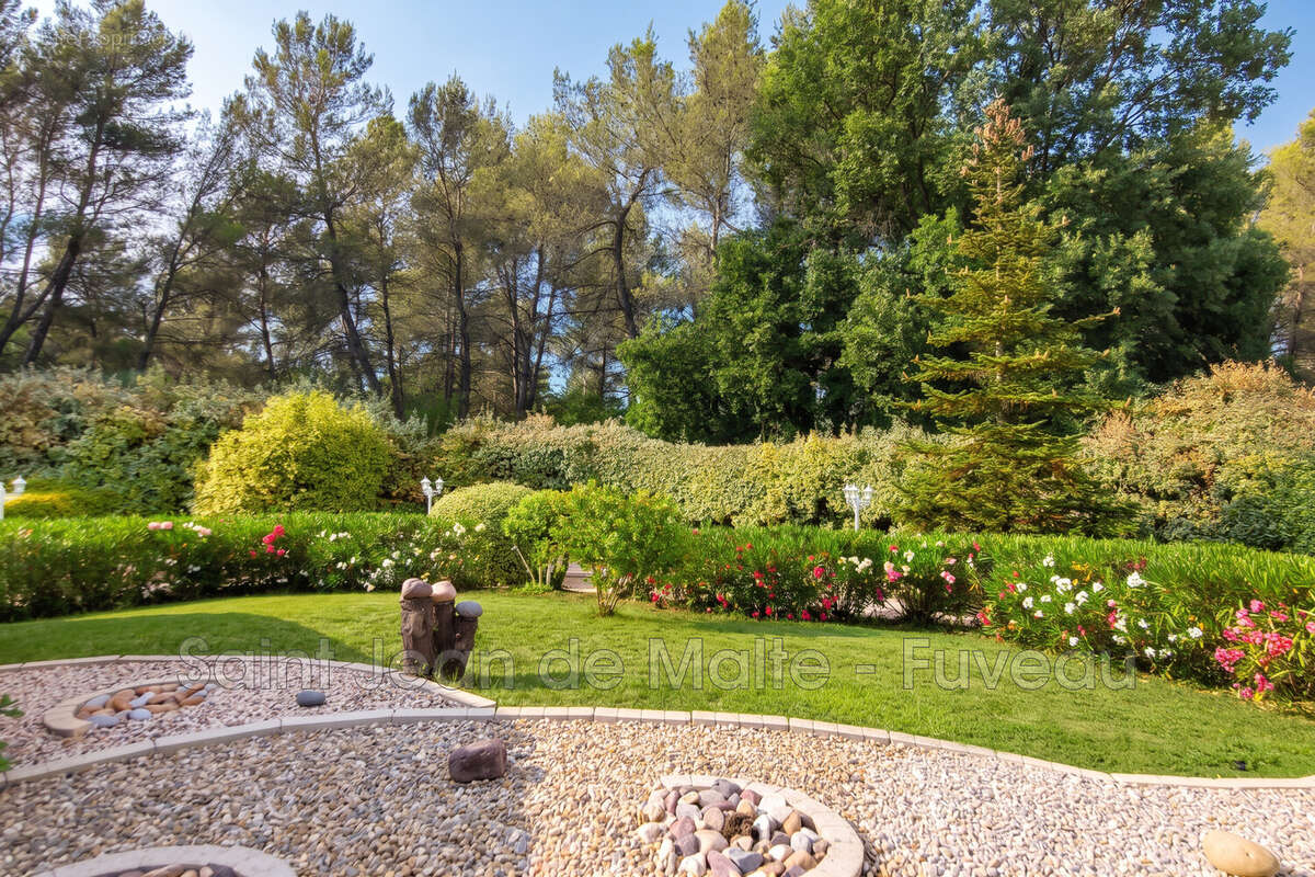 Maison 150 m² à Greasque  - photo 5
