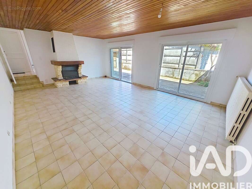 Photo 2 - Maison à MASSIGNAC