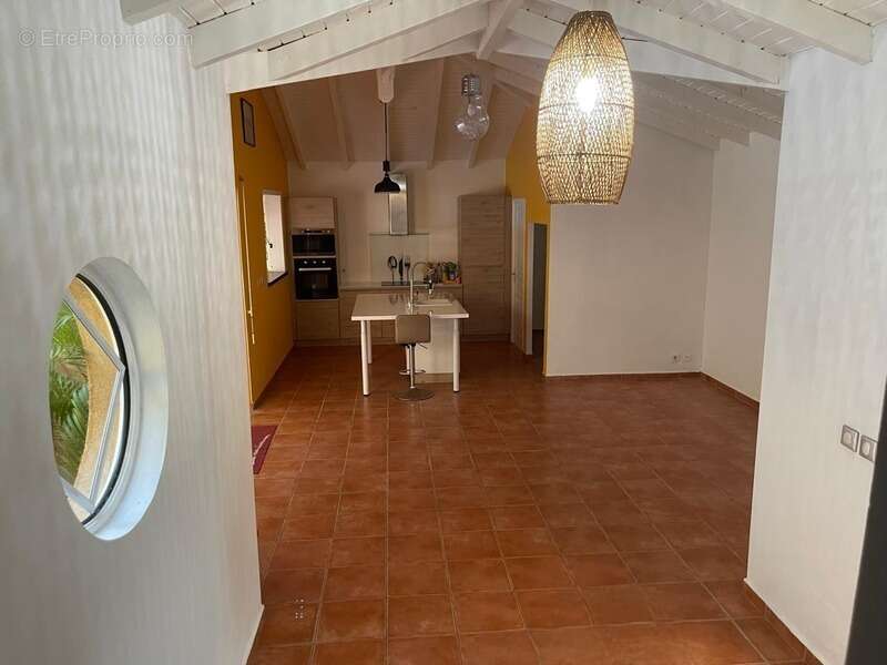 Proche bourg villa avec piscine et carbet à SAINT FRANCOIS (971) - photo 9