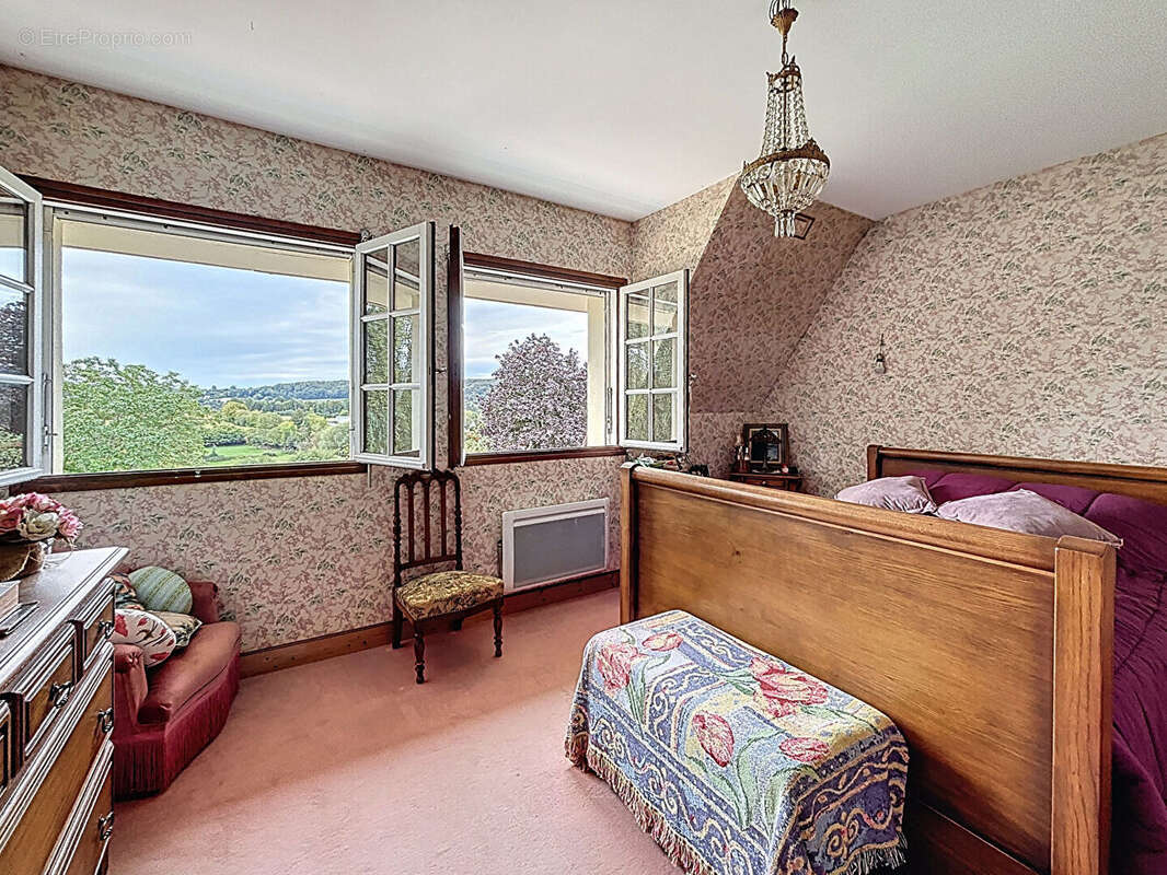 Maison à SAINT-CYR-DU-RONCERAY