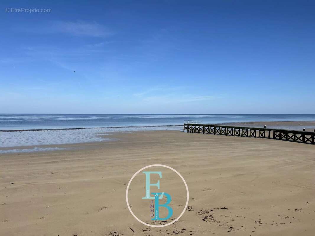 Terrain à GRANDCAMP-MAISY