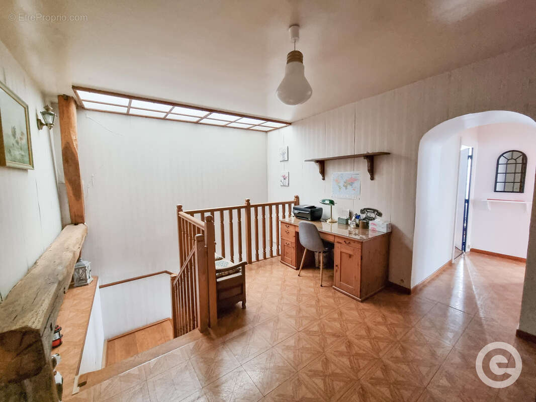 Maison 5 pièces de 117m2 à Etaules avec dépendance - photo 10
