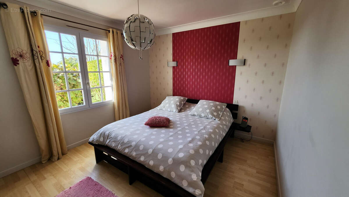 Environnement boisé pour ce beau terrain de près de 2000 m2 - photo 8