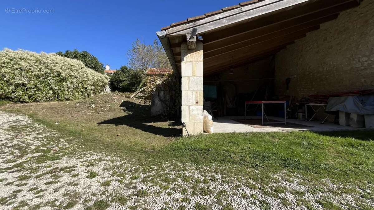 Maison à CHENAC-SAINT-SEURIN-D&#039;UZET